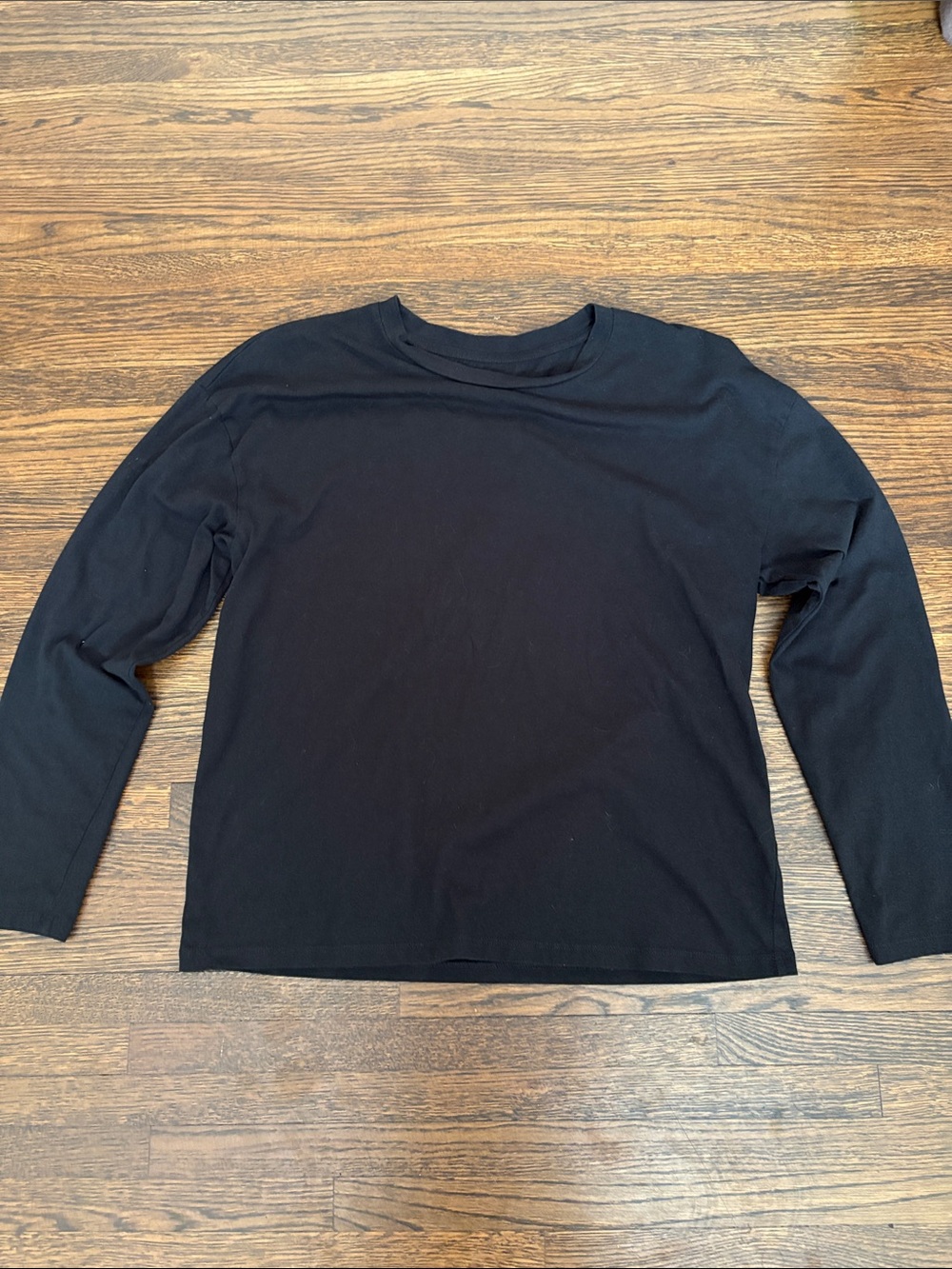Banana Republic Black Long Sleeve Crewneck Tee